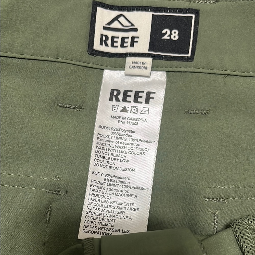 REEF Green Shorts - Picture 4 of 7